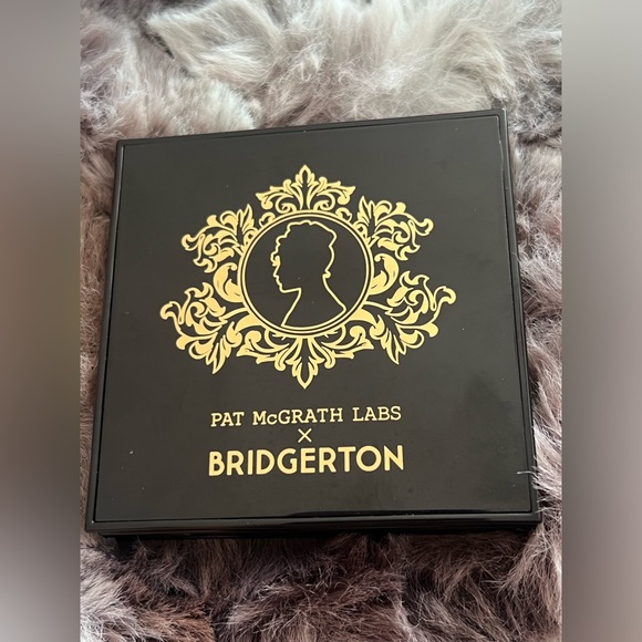 Pat McGrath Labs X Bridgerton Highlighter✨ - Picture 3 of 7
